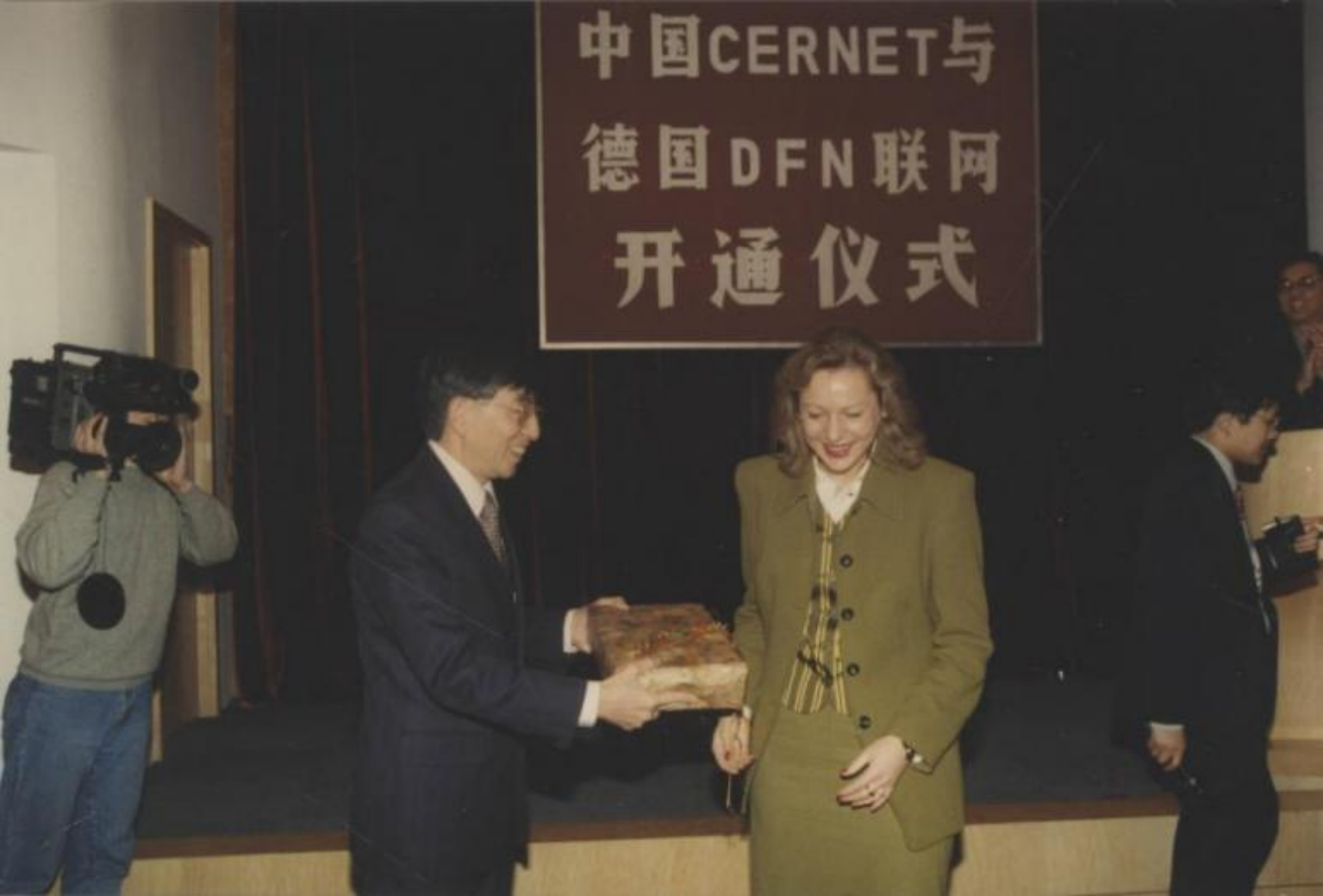 图片 11 图片 11